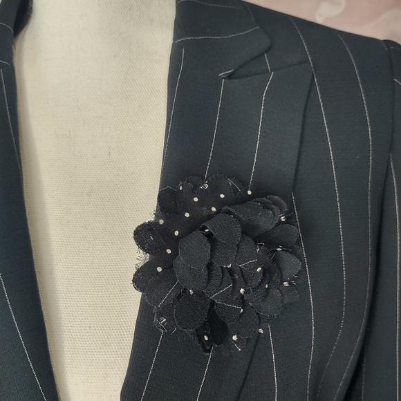 Tahari Arthur S Levine PinStriped Petite Blazer - Picture 10 of 16